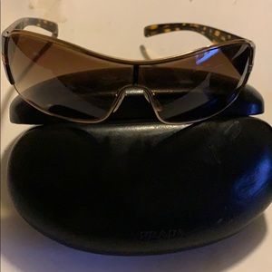 Women prada  sunglasses